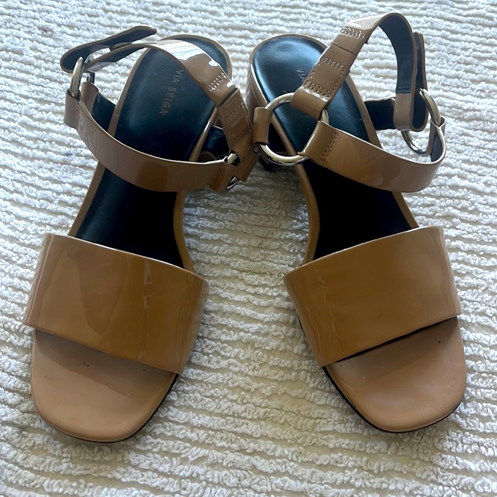 Vis Spiga patent leather sandal